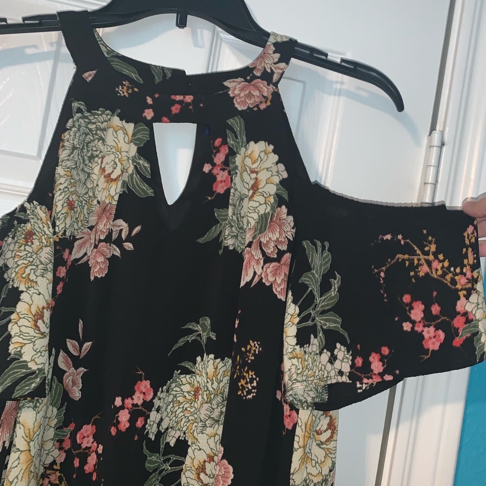 Spring dress - Picture 2 of 4